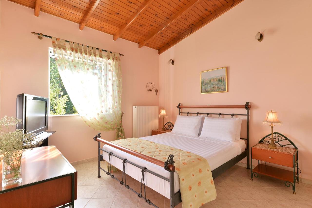 Domelia'S Luxury Apartments Near Airport & Beach Artemida  Exterior photo