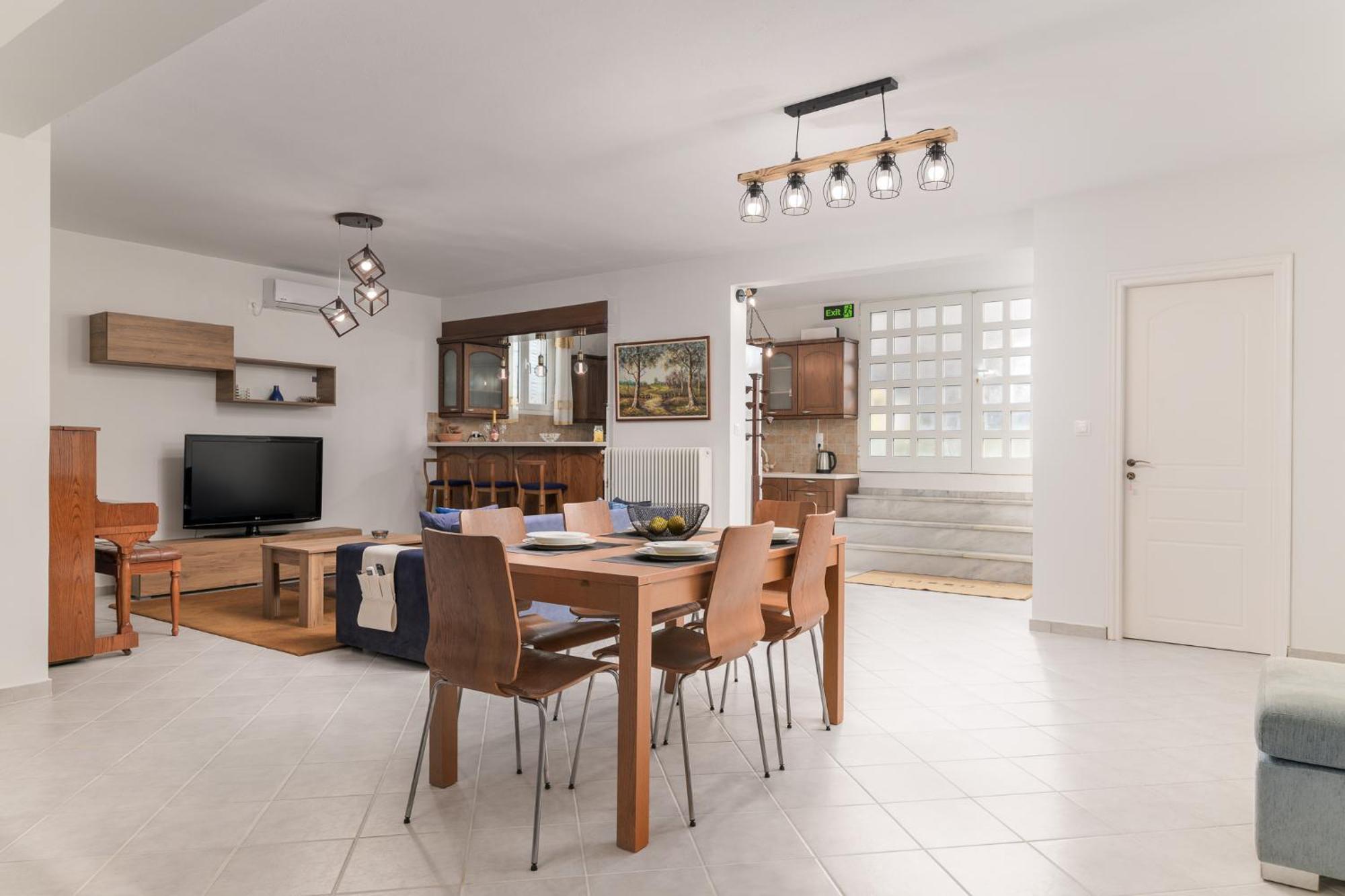 Domelia'S Luxury Apartments Near Airport & Beach Artemida  Exterior photo